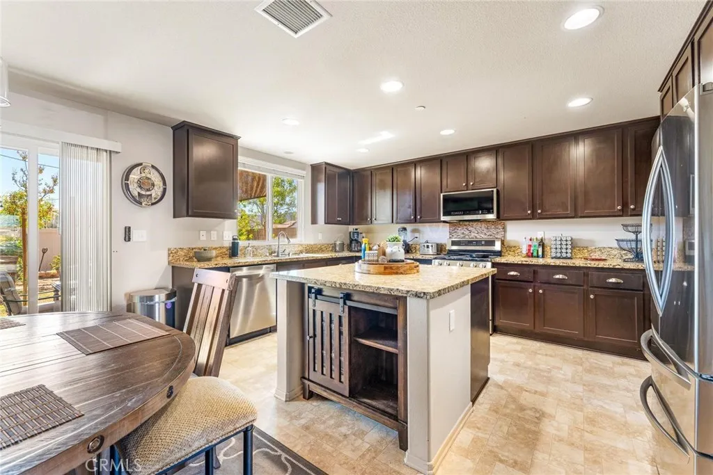 171 Lupine Street, Hemet, California 92543 home-pic-10